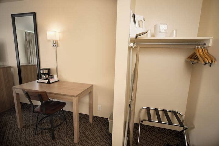 Room 8 of 25