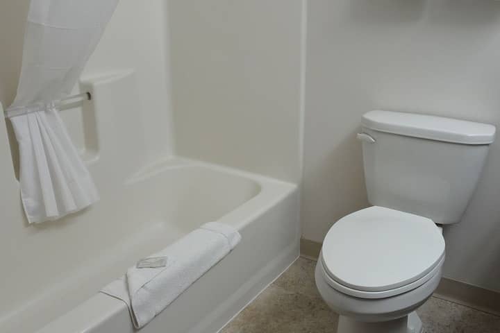 Room 12 of 25