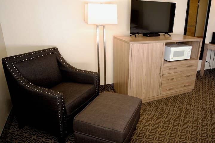 Room 10 of 25